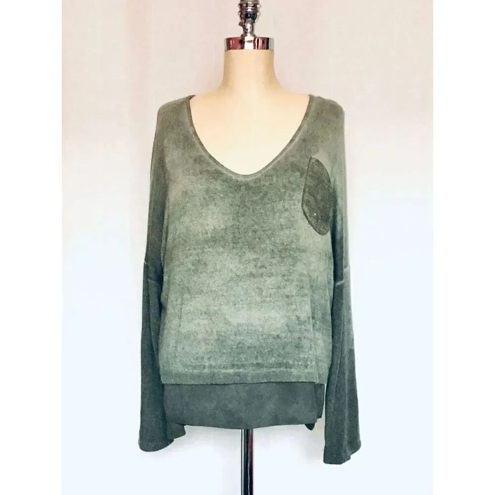 SCANDAL Italy Womens Large Plunge Neckline Sequined Green Garment Washed Sweater